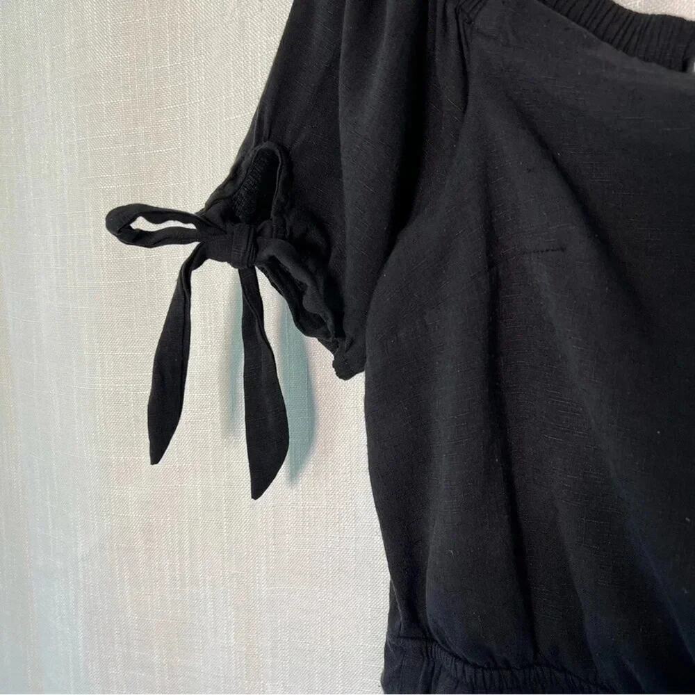 Doe & Rae Bow Sleeves Back Button Up Romper - Picture 3 of 6